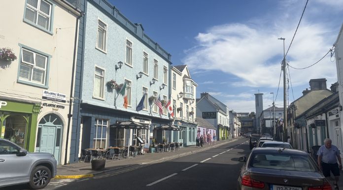 Crowds Continue To Flock To Clare’s Coast Amid Heatwave