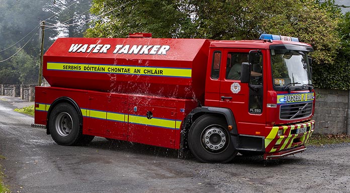 A Clare County Fire and Rescue Service water tanker arriving at the scene this afternoon